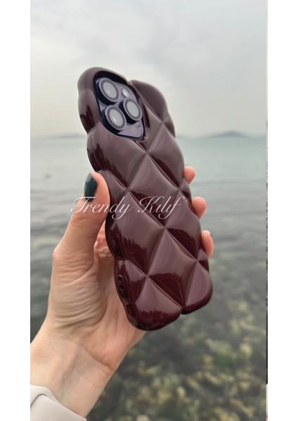 iPhone 15 Pro Max Uyumlu Bordo Baklava Puff fiyatları