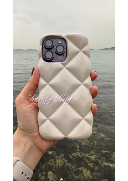 iPhone 15 Pro Max Uyumlu Krem Baklava Puff