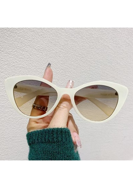 Tatlı ve Havalı Kedi Gözü Küçük Yüz Büyük Güneş Gözlüğü Sokak Fotoğrafçılığı Güneş Gözlüğü Kadın Anti-Uv Retro Tüm Uyumlu Gözlükler Pembe Çerçeve Gri Çay Parçaları (Yurt Dışından) modelleri