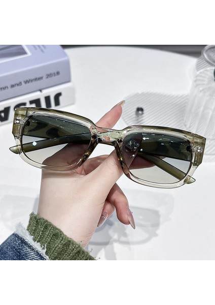 Makyajsız Kadınlar Için Moda Trendi 2024 Yaz Güneş Gözlüğü, Üst Düzey Güneş Gözlüğü Şampanya Çerçeveli Yeşil Çay Tabletleri (Yurt Dışından) indirimleri