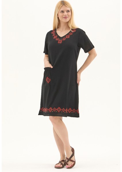 Şile Bezi Siyah Kısa Kol Kruvaze Yaka Nakışlı Yazlık Midi Elbise fiyatları