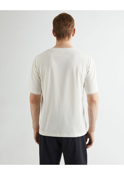 Erkek Krem Relaxed Fit Bisiklet Yaka Logolu T-Shirt 2013080.113 fiyatları