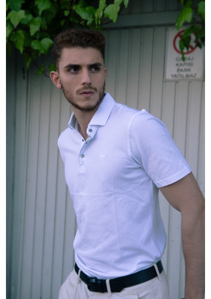 Beyaz Polo Yaka T-Shirt Düğmeli modelleri