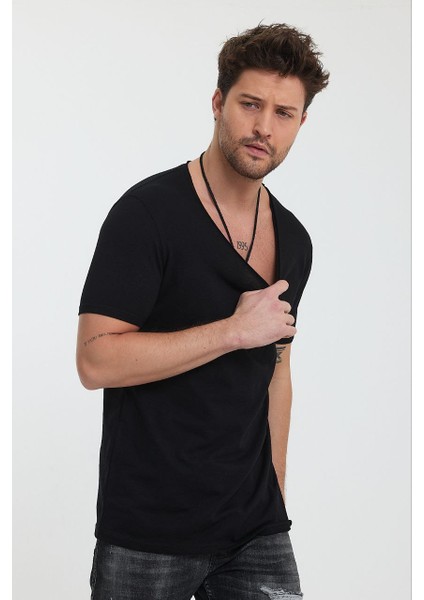 Derin Yaka Kısa Kol Fit Kesim Tişört fırsatları