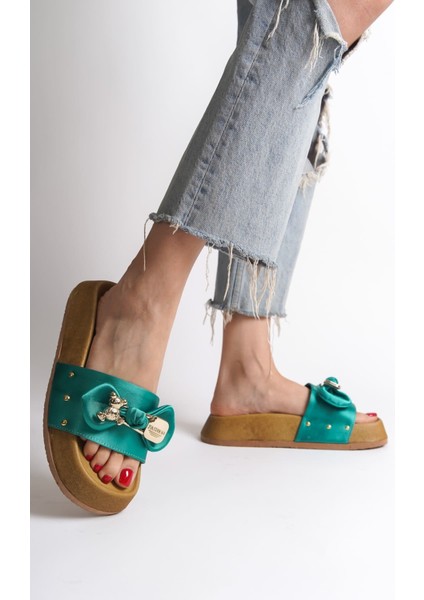 Dıla Kalın ve Ortopedik Taban Ayıcıklı Saten Kadın Terlik Kt Yeşil