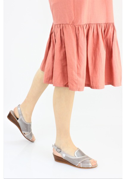 Kadın Deri Klasik Dolgu Topuklu Sandalet M25/YS-DARLY fiyatları