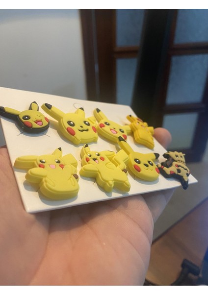 Pokemon Pikachu Jibbitz Terlik Süsü 8 Adet Hediyelik Aksesuar fırsatları