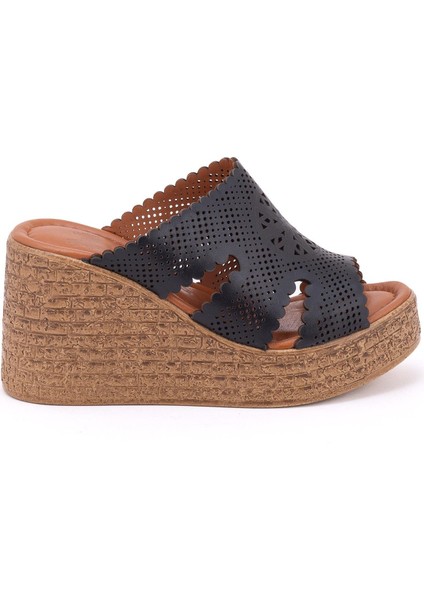 2409701 Kadın Terlik