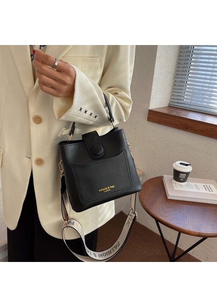 Bu Yılın Popüler Çantaları 2024 Yeni Moda Bahar Moda Taşınabilir Omuz Kadın Çantası Crossbody Çok Yönlü Retro Kova Çanta (Yurt Dışından)