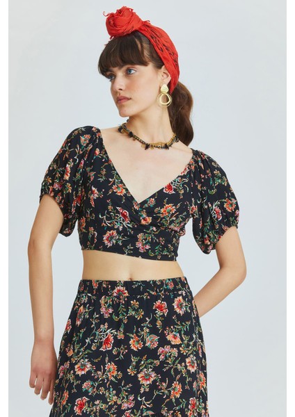 Önden Bağlamalı Crop Bluz Siyah modelleri