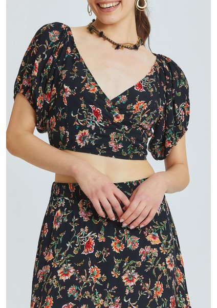 Önden Bağlamalı Crop Bluz Siyah indirimleri