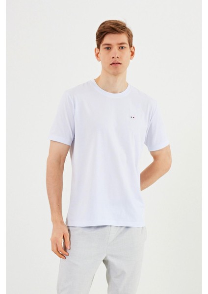 Erkek Bisiklet Yaka T-Shirt %100 Pamuk Nakış Detaylı Basic Beyaz Tişört modelleri