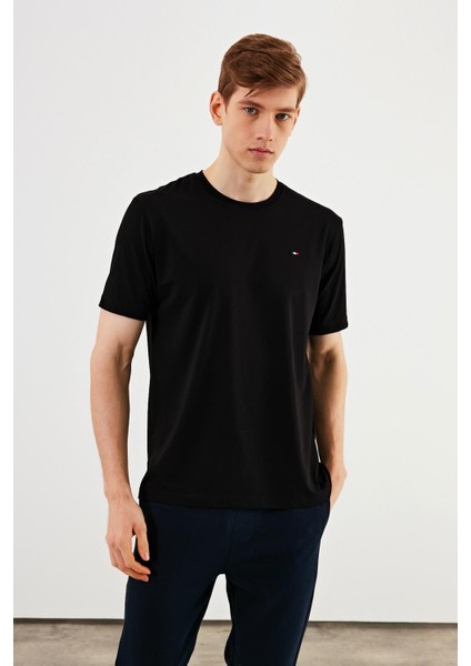 Erkek Bisiklet Yaka T-Shirt %100 Pamuk Nakış Detaylı Basic Siyah Tişört modelleri