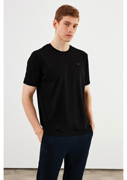 Erkek Bisiklet Yaka T-Shirt %100 Pamuk Nakış Detaylı Basic Siyah Tişört indirimleri