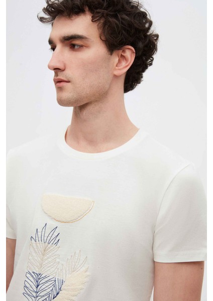 Slim Fit Beyaz Nakışlı T-Shirt 2EC1454060070 fiyatları