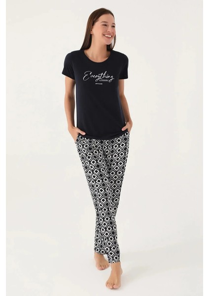 Yumuşak Dokulu Kısa Kol Kadın Pijama Takım 8837