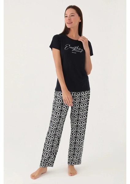 Yumuşak Dokulu Kısa Kol Kadın Pijama Takım 8837
