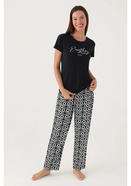 Yumuşak Dokulu Kısa Kol Kadın Pijama Takım 8837