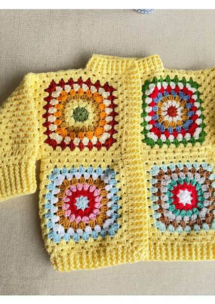 Dafne Dükkan El Örgüsü Motifli Bebek Hırkası Sarı Kroşe Hırka Crochet Granny Square Cardigan