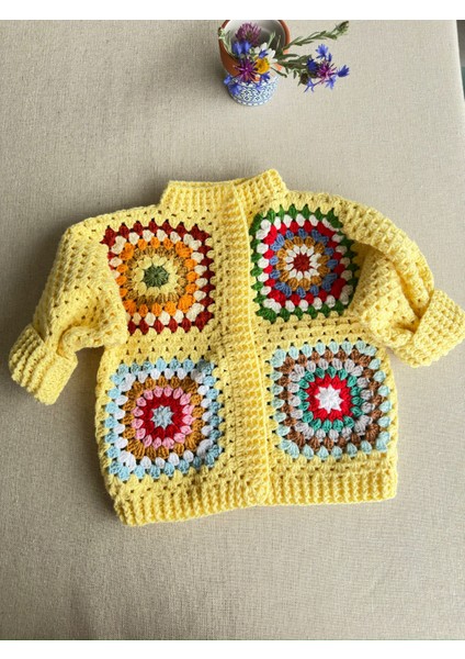 Dafne Dükkan El Örgüsü Motifli Bebek Hırkası Sarı Kroşe Hırka Crochet Granny Square Cardigan