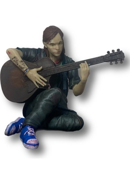 Ellie With Guitar Figürü 20CM Boyalı