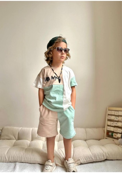 Erkek Çocuk Blok Renkli Yazı Baskılı Şortlu Takım fırsatları