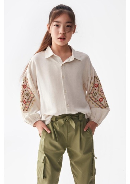 08-14 Yaş Kız Çocuk Krem Renk Kolları Nakışlı Gömlek