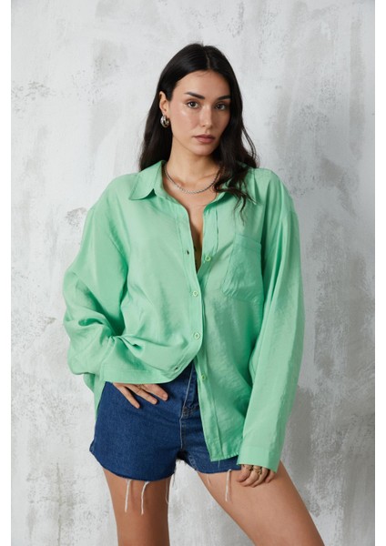 Yeşil Düşük Omuzlu Cep Detaylı Oversize Gömlek 27090