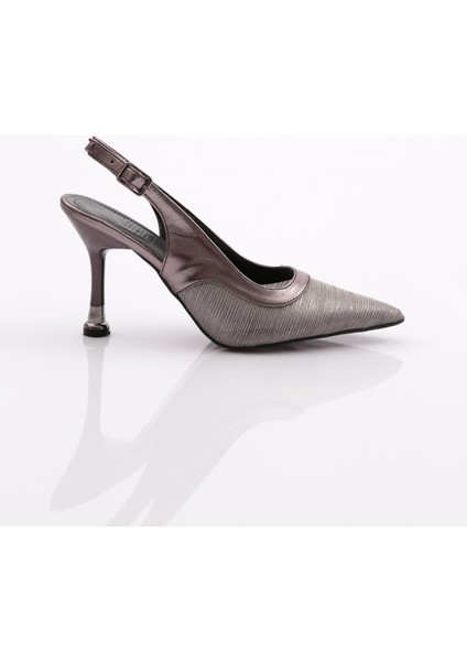 1031 Kadın Arkasi Açik Topuklu Ayakkabı