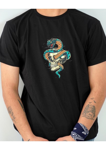 Kuru Kafa Baskili Oversi̇Ze Si̇Yah Ti̇Şört modelleri