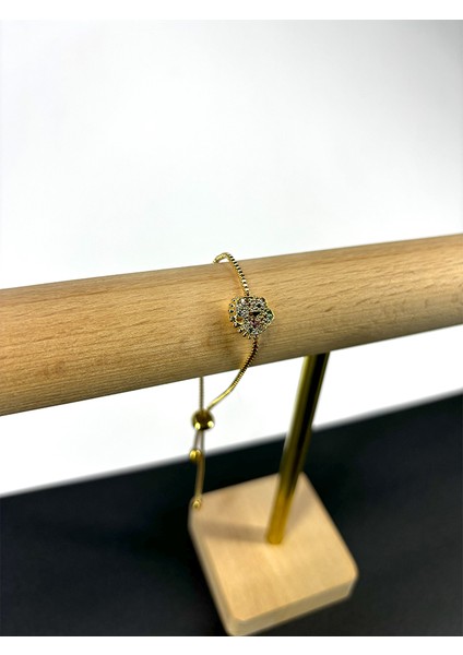 Renkli Taş Detaylı Ayak Motifli Asansör Zirkon Bileklik - Doğanın Incelikleri ve Modern Stil