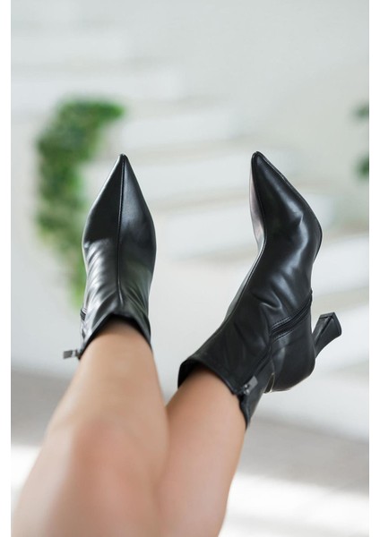 Bilson Sivri Uçlu Kadın Deri Bot Siyah indirimleri