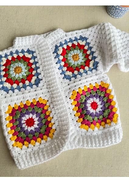 Dafne Dükkan El Örgüsü Motifli Bebekhırkası Granny Square Cardigan