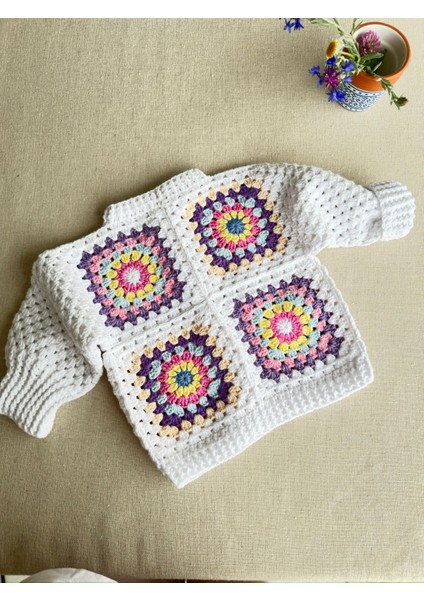 Dafne Dükkan El Örgüsü Motifli Bebekhırkası Granny Square Cardigan