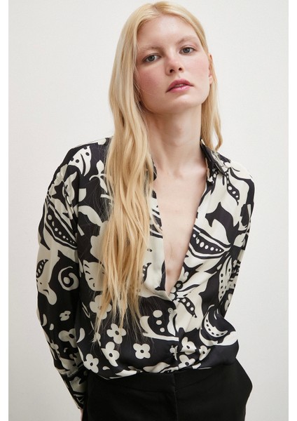 Çiçek Desenli Saten Gömlek Siyah