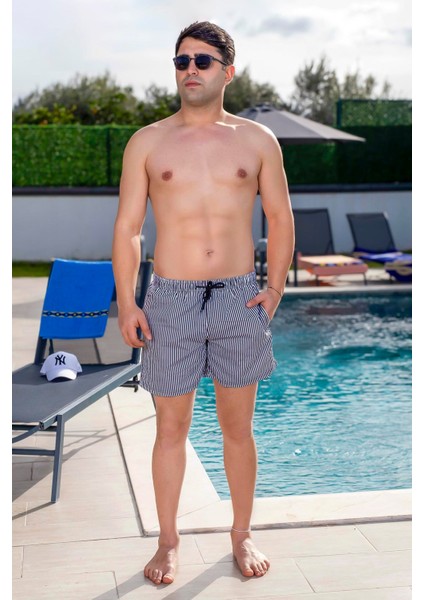 Erkek Basic İnce Çizgili Baskılı Cepli Siyah Deniz Şortu Hızla Kuruyan Rahat Tasarım