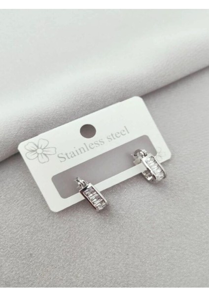 Çelik Taşlı Minik Küpe