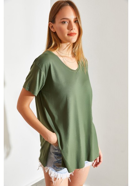 Yan Yırtmaçlı Viskon Tshirt