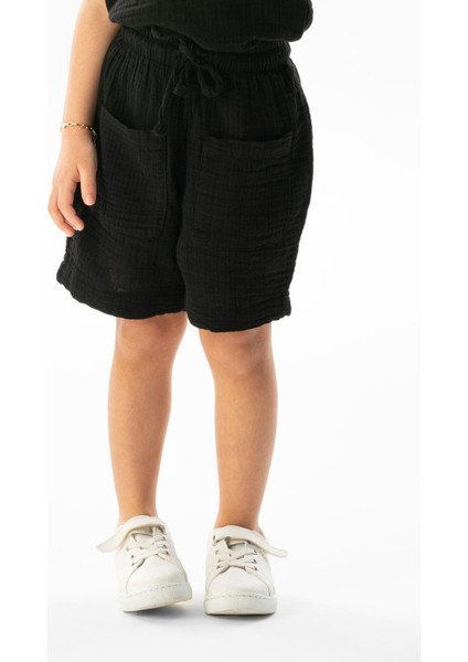 Batı Cep Detaylı Yazlık Müslin Kız Çocuk Şort Siyah Syh