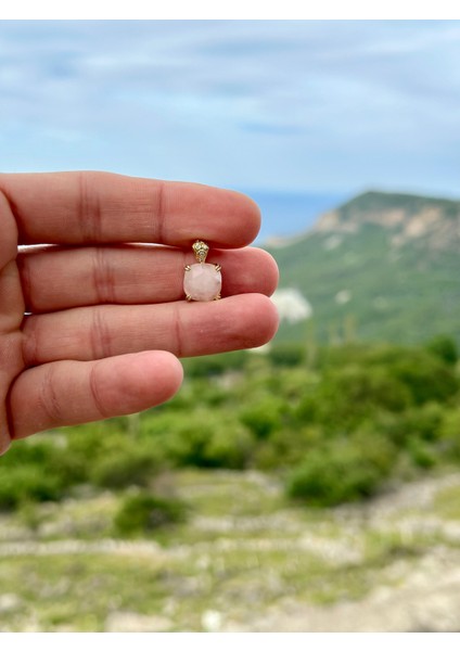 Doğaltaş Kösem Pembe Kuvars Kolye