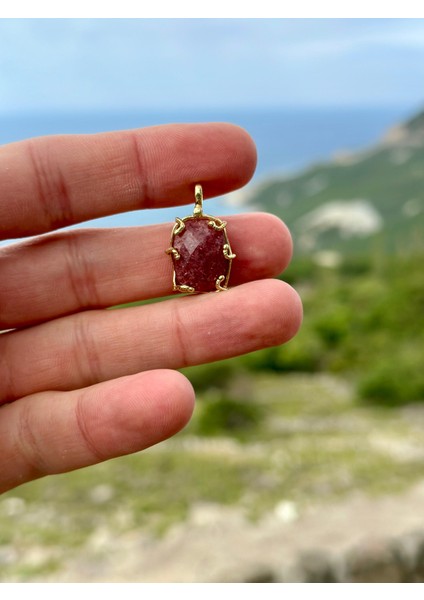 Doğaltaş Kafes Çilek Kuvars Taşı Kolye