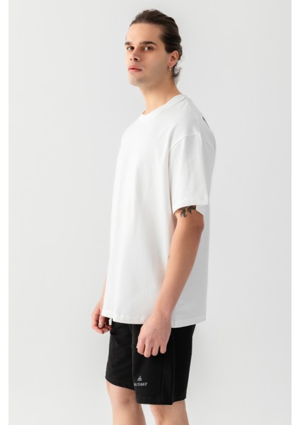 Strength Oversize Arkası Yazılı Tişört Beyaz fırsatları