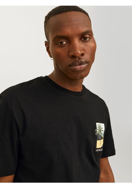 Erkek Gögüste Logo Baskili Kisa Kollu Tisört - Aruba fırsatları