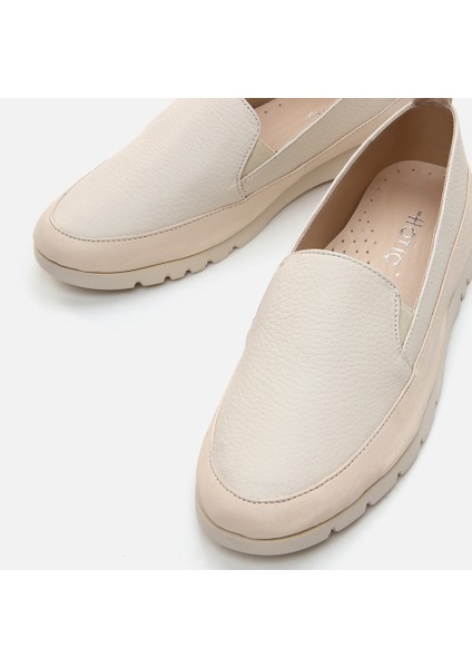 01AYH283870A330  Deri Naturel Kadın Loafer