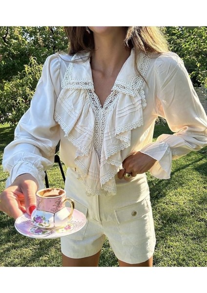 Butik Kadın Güpür ve Dantel Detaylı Volanlı Pamuklu Bluz fiyatları