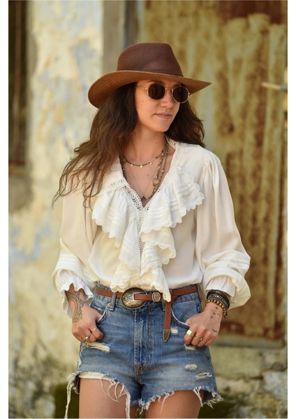 Butik Kadın Güpür ve Dantel Detaylı Volanlı Pamuklu Bluz fırsatları