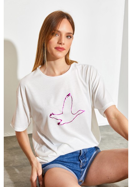 Kadın Kuş Işlemeli Basic Tshirt indirimleri