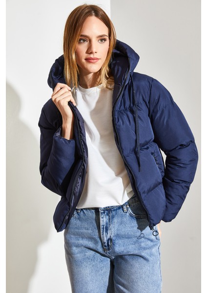 Kadın Kapüşonlu Şişme Mont fırsatları