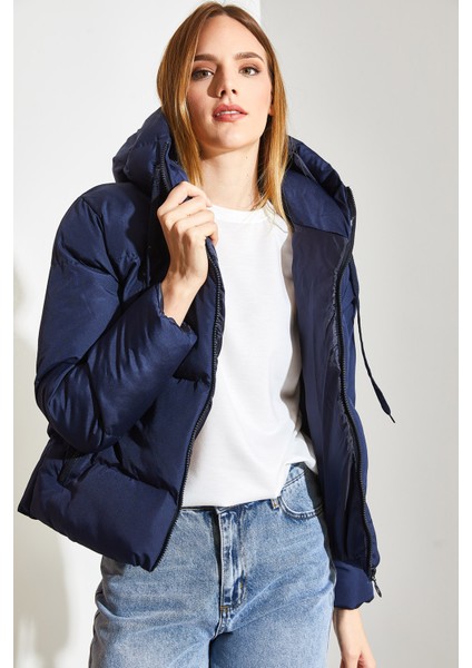 Kadın Kapüşonlu Şişme Mont indirimleri