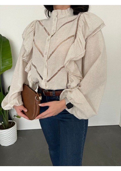 Kadın Bej İnce Dantel Şerit Detaylı Fırfırlı Robalı Balon Kol Volanlı Retro Gömlek